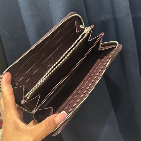 🤎LOUIS VUITTON Epi Electric Zippy Wallet - Picture 7 of 13